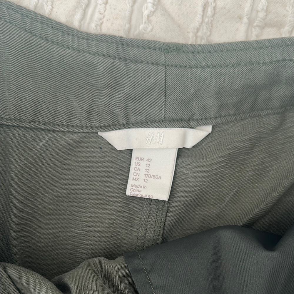 H&M Olive Green Mini Skirt with Belt - Picture 3 of 3